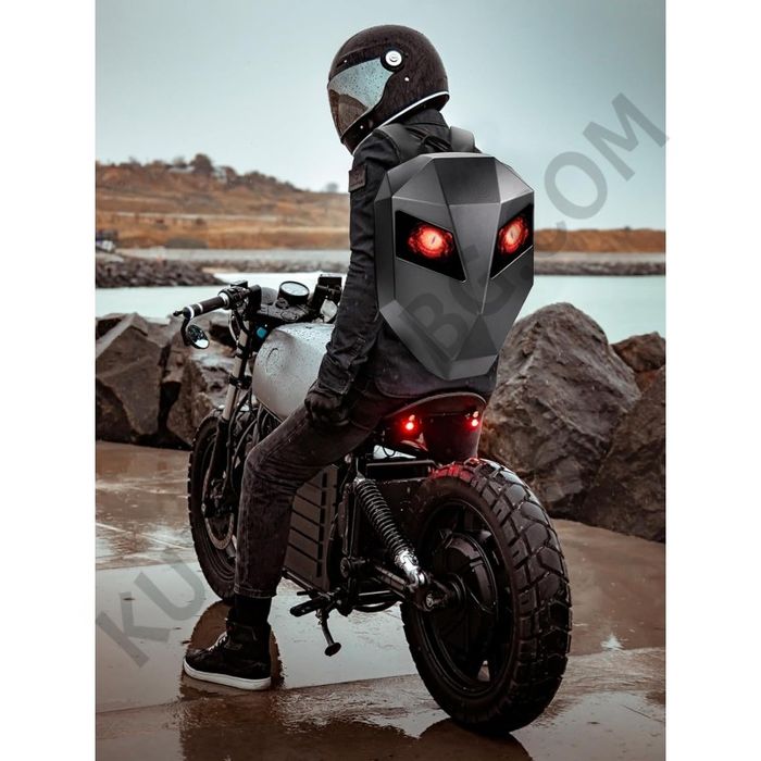 LED мото раница с мърдащи очи