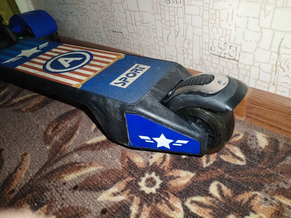 Самокат от 3-9 лет.грузоподьемность 60кг