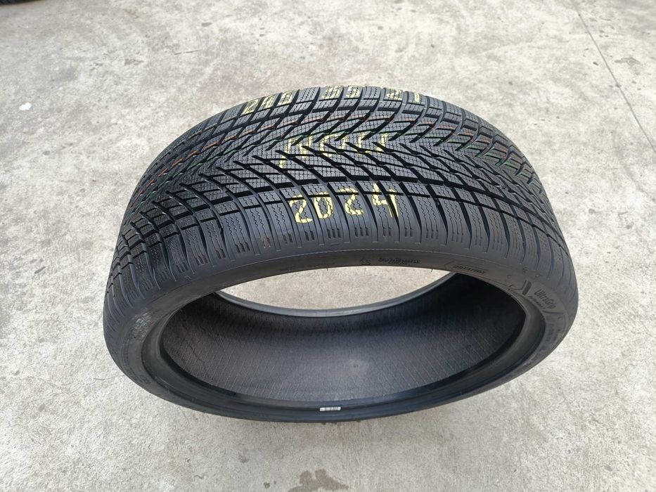 O anvelopa noua de iarna 245 35 21 goodyear ultragrip performance 3