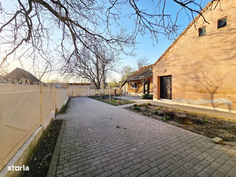 Casă cu 5 camere și teren generos 2.452 mp in Vinga