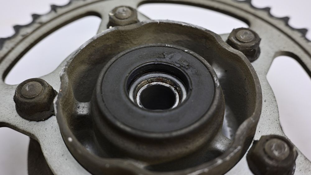 Pinion Roata Spate Cu Tampoane Honda XL1000V Varadero SD01 1999 - 2002