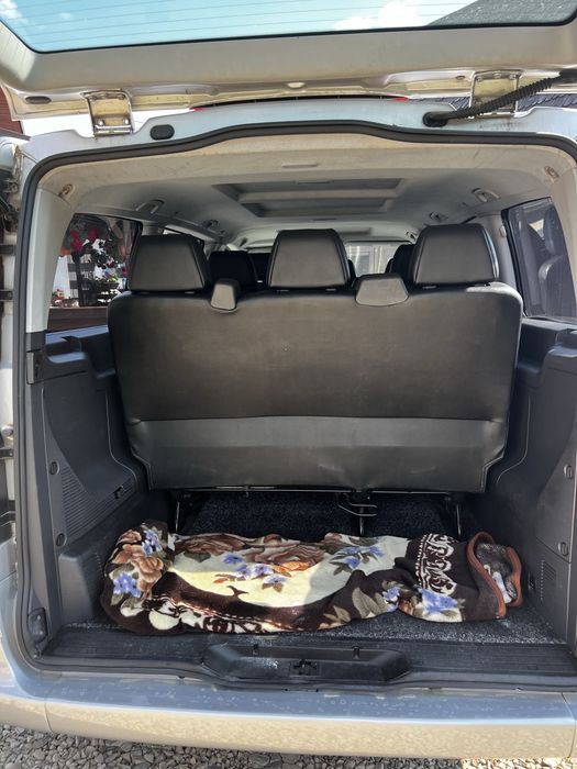 Mercedes benz vito euro 5  motor 2,2.   Pret 9000€ negociabil