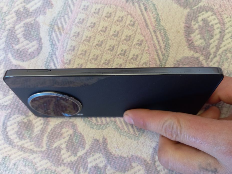 Продам смартфон TECNO CAМON 16/256 GB