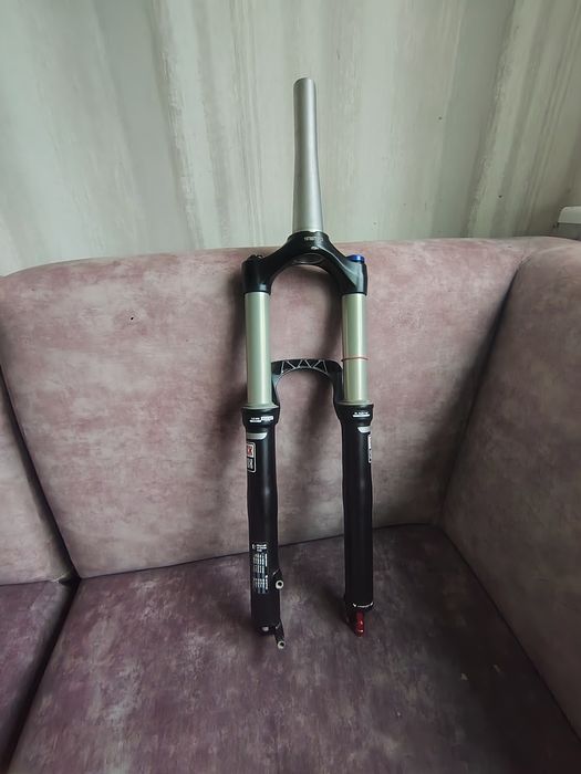 Продава се вилка RockShox Gold RL 2016