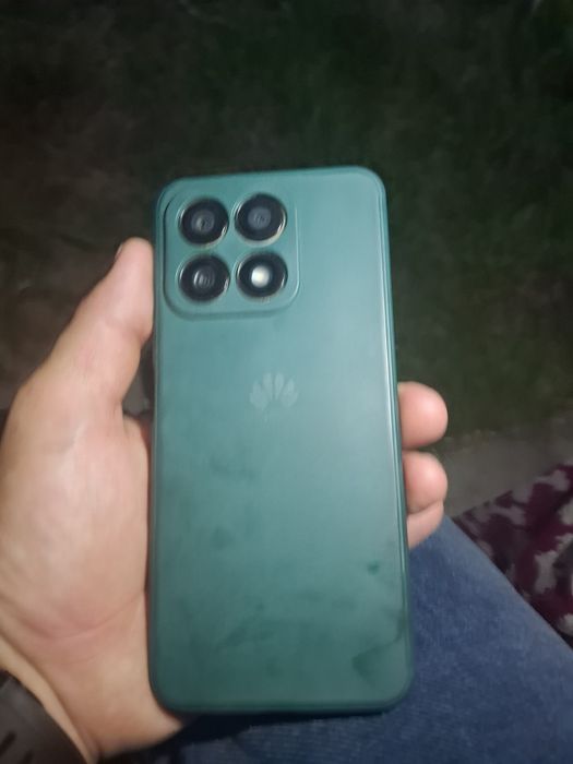 Xonir x8a srochni sotiladi