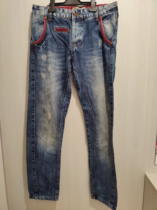 Blugi noi fara eticheta