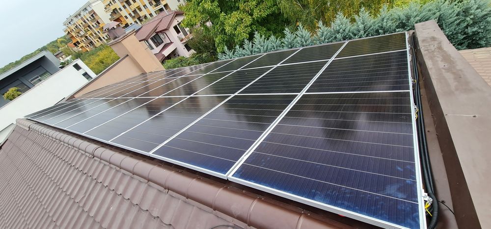 Monaj panouri solare fotovoltaice prosumator inverter on grid litiuion