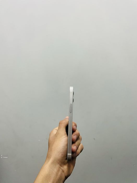 Iphone 12.