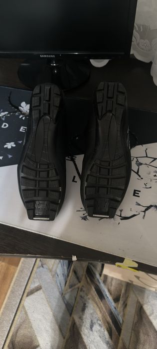 Лыжные ботинки  42 размер