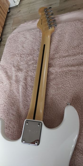 Электрогитара Fender Stratocaster