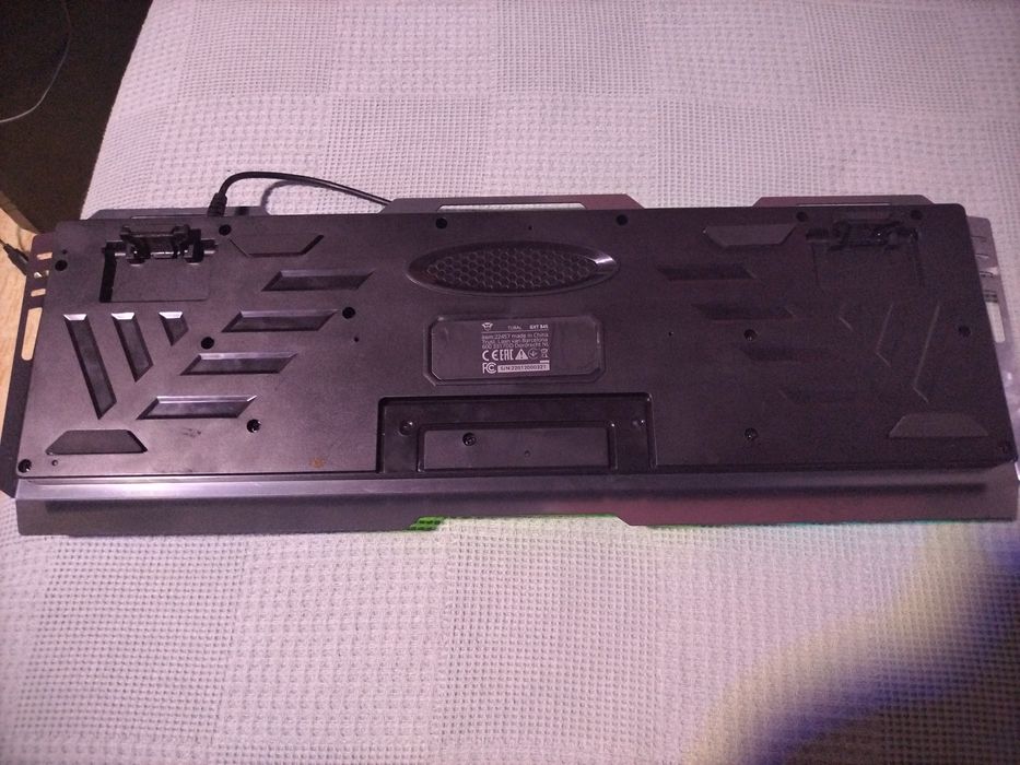 Продавам клавиатура cact