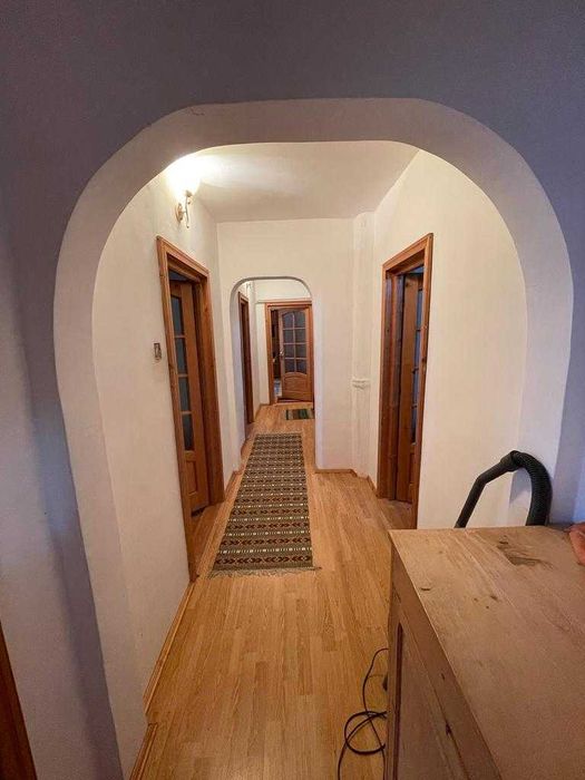 Apartament cu 4 camere