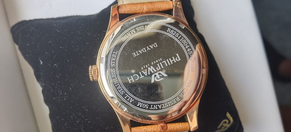 Продавам мъжки часовник Philip Watch