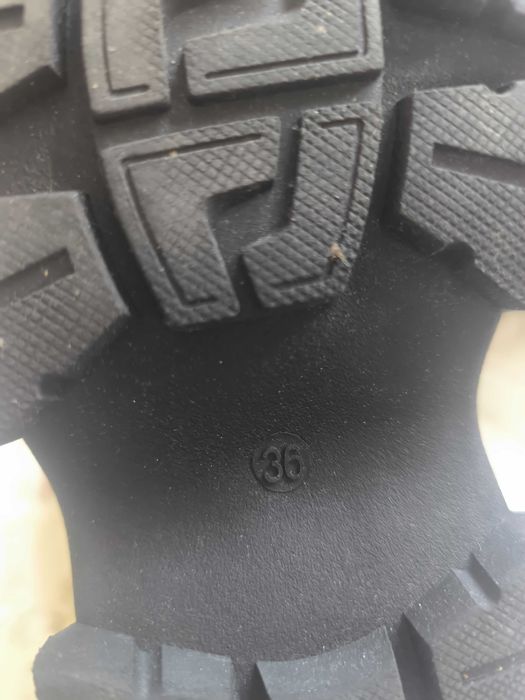 Продам детские сапожки