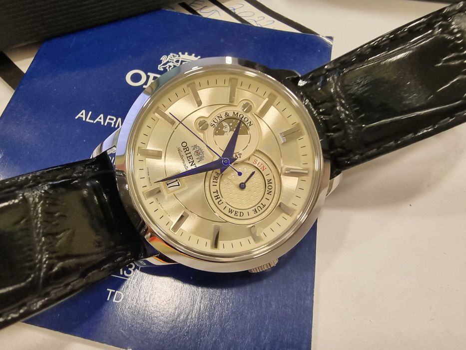 Механичен часовник Orient Sun and Moon