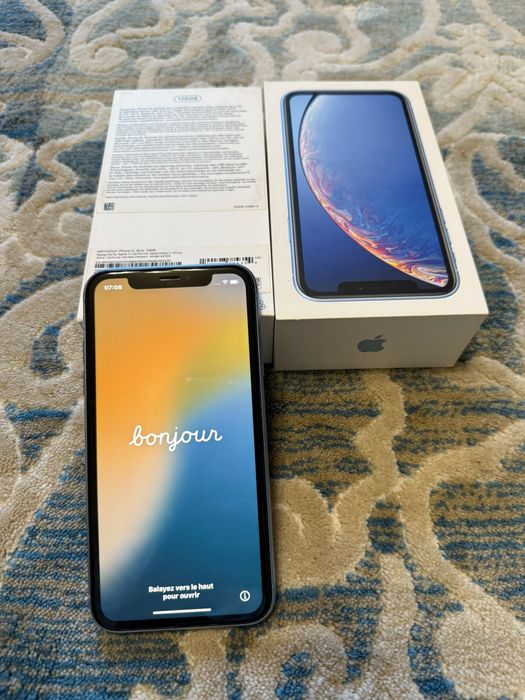 Продам iPhone xr 128 Гб