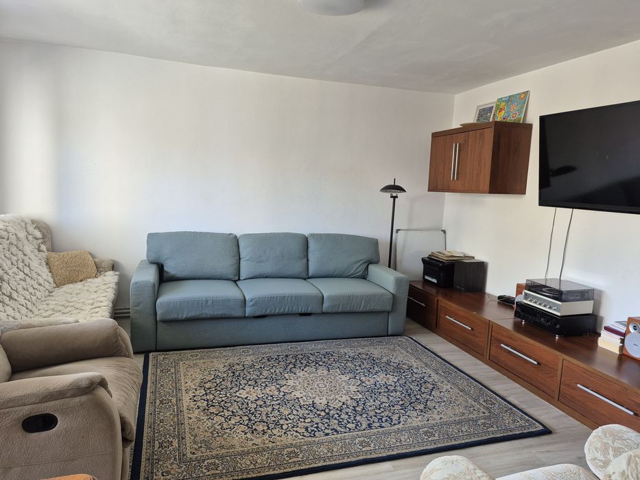 Apartament cu 3 camere, 72 mp, etaj 1, 2 locuri de parcare și 2 boxe – Strada Dacia, Codlea