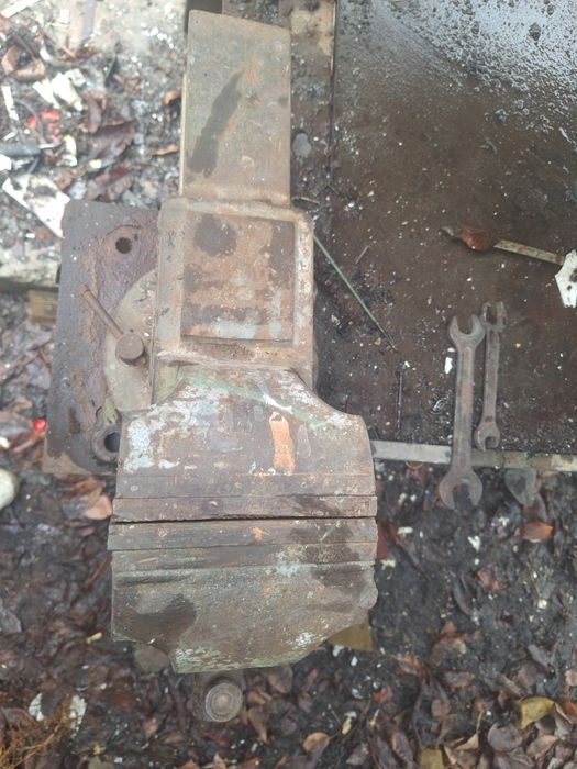 Продам тиски советские