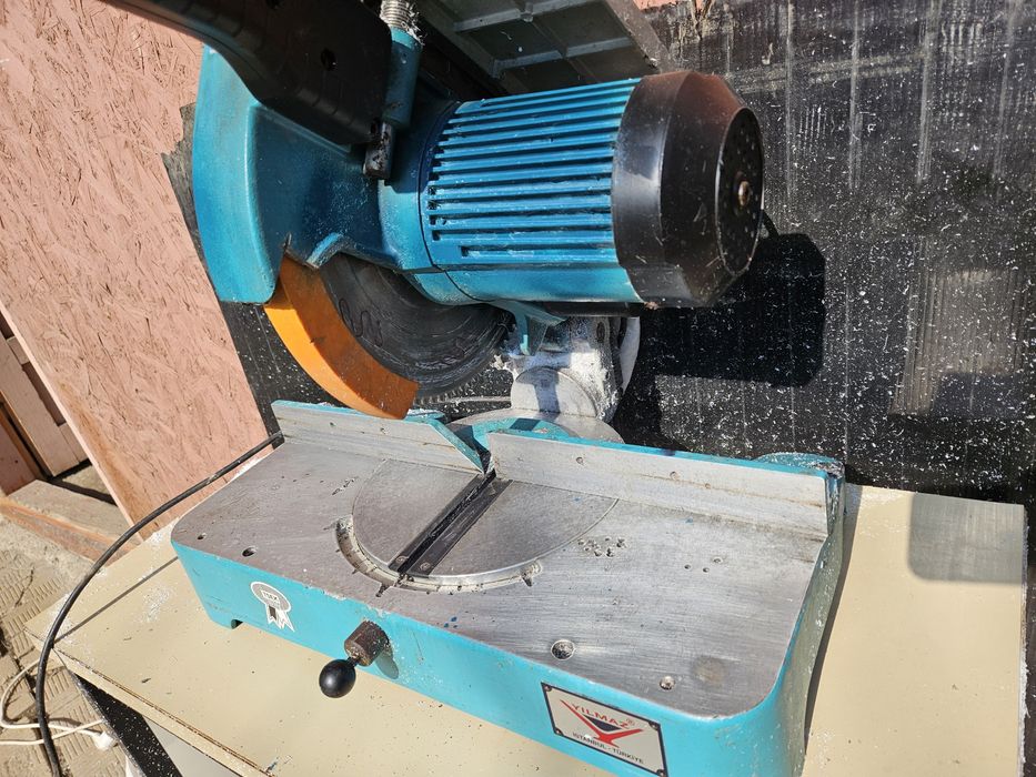 Circular (ștaier)de tăiat profile PVC și Aluminiu