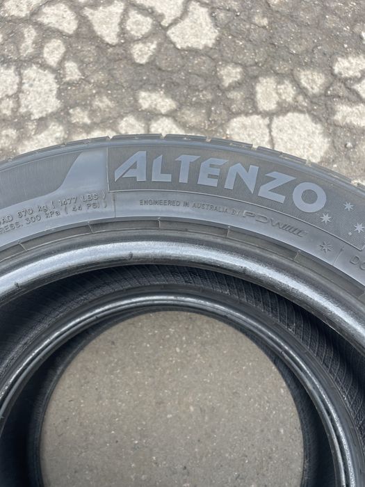 Продам летнию резину 215/55/17