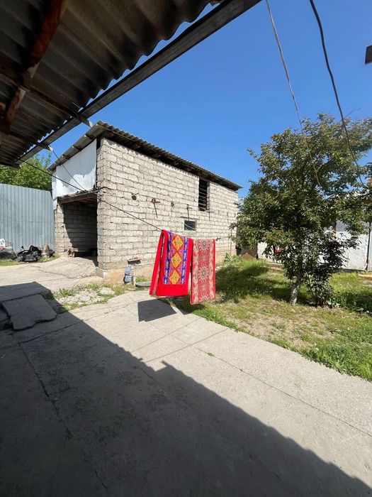 Үй сатылады, 2005 те салынған