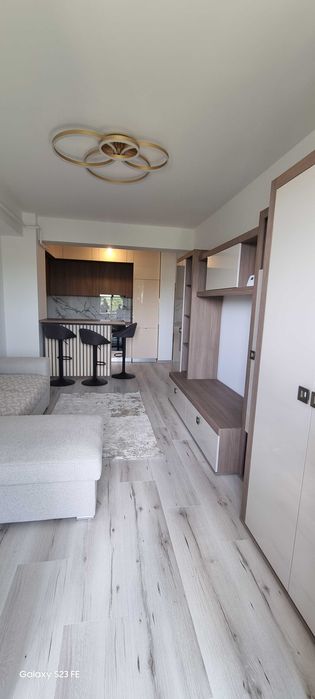 Inchiriez apartament 2 camere  in bloc nou, zona centrala