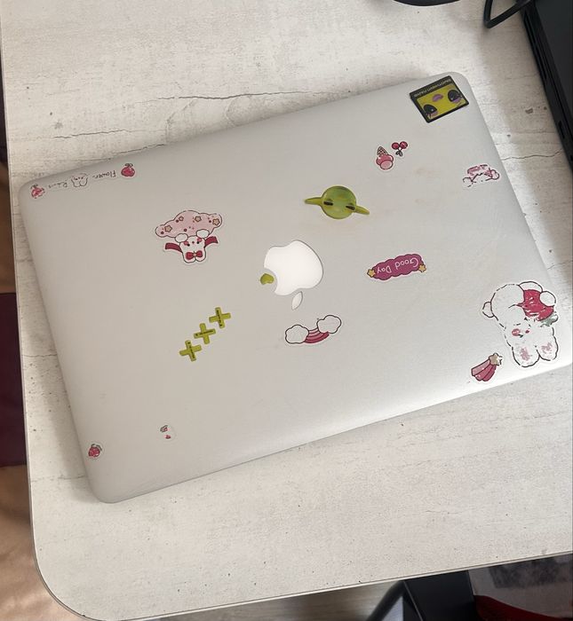 продам MacBook Air 13,3-дюйма 128gb CPU-Intel core i5, 8gb ОЗУ 2017г