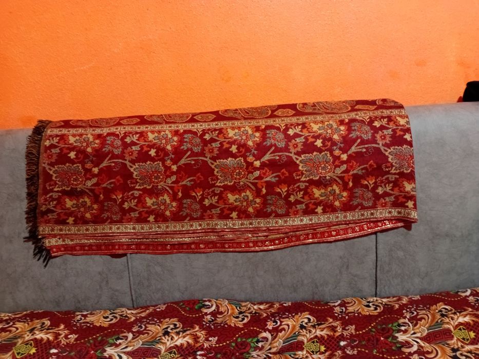 Шарф шерсть Индия двух стороний,в отличном состоянии.