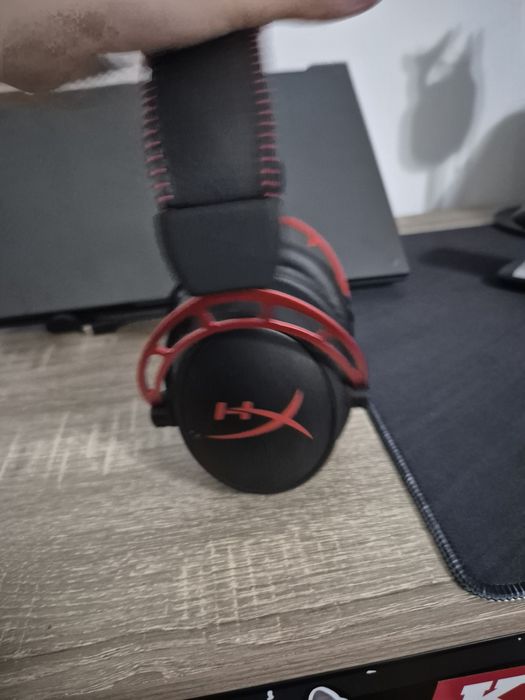 Vând căști hyper x cloud Alpha