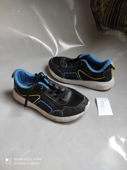 продаю кожаные  туфли и кроссовки на мальчика