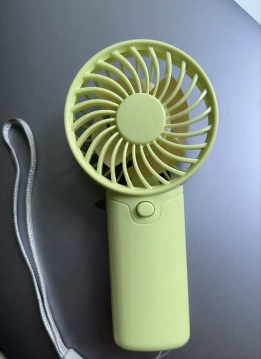Мини преносим вентилатор на батерии