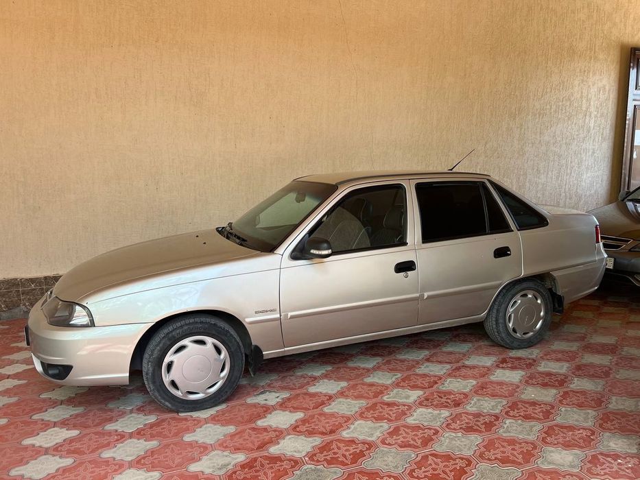 Nexia 2. 2008 sotiladi 1.5mator
