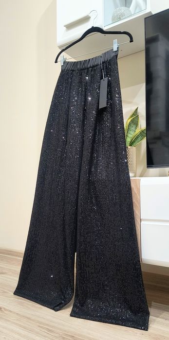 Бюстие с голи рамена кроп топ  Junona Юнона риза широк панталон пайети