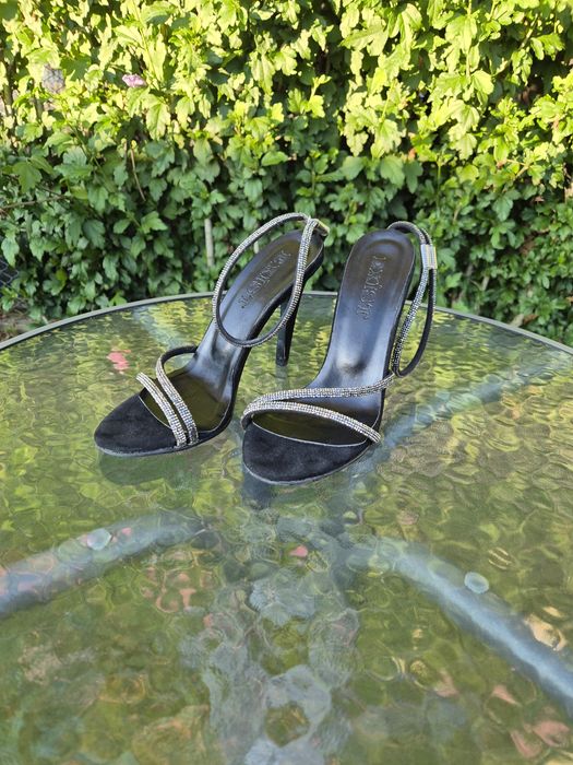 Sandale cu toc, Benvenuti, Diferit, Exist