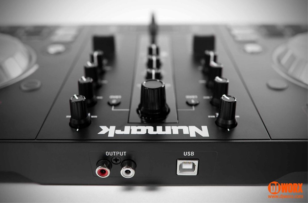 Numark Mixtrack Pro 3 сатамын DJ