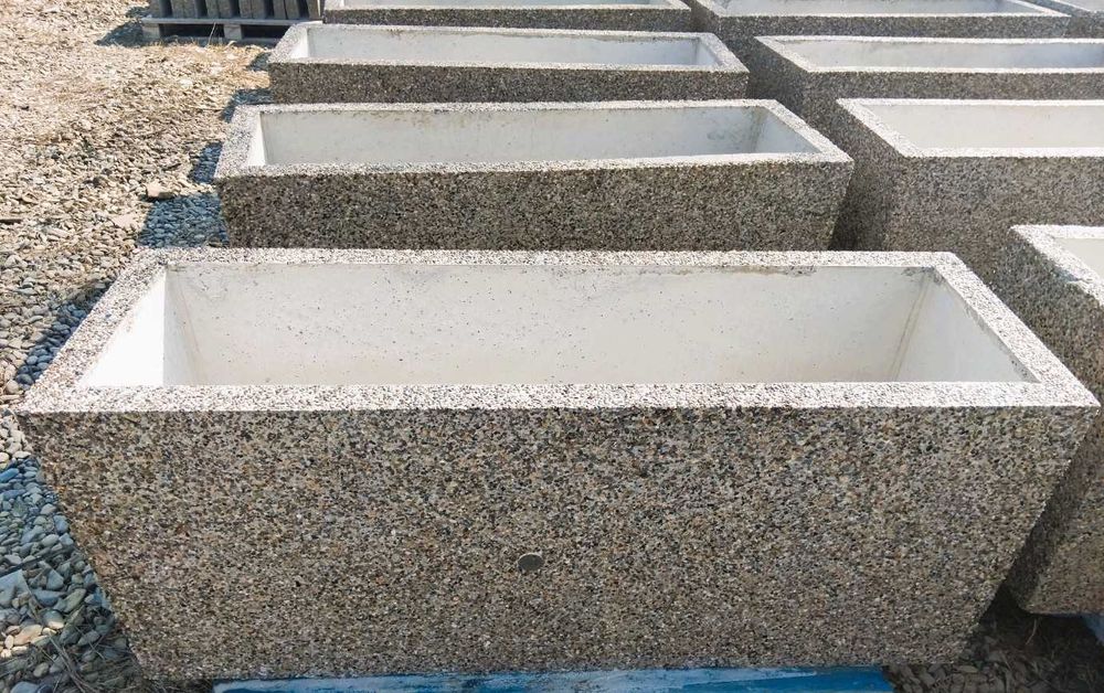 Jardiniera din beton cu piatra naturală 150x50x60 cm