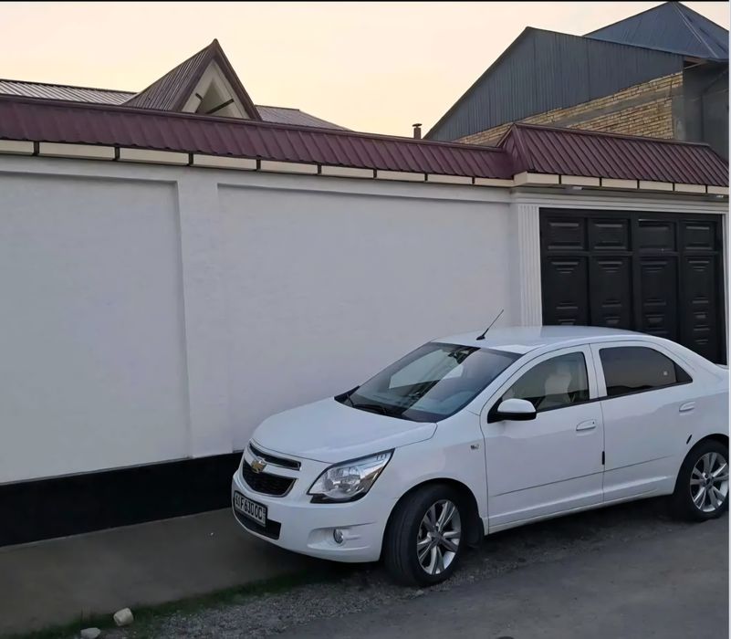 2 sotixli uy sotiladi srochna