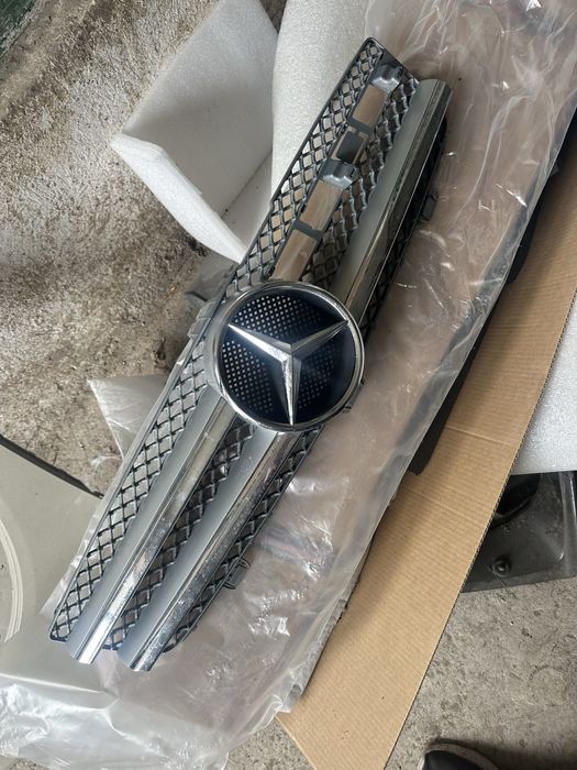 Mercedes Cls w219 05-09г Оем пр. Решетка