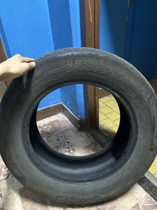 Продам покрышки на камри