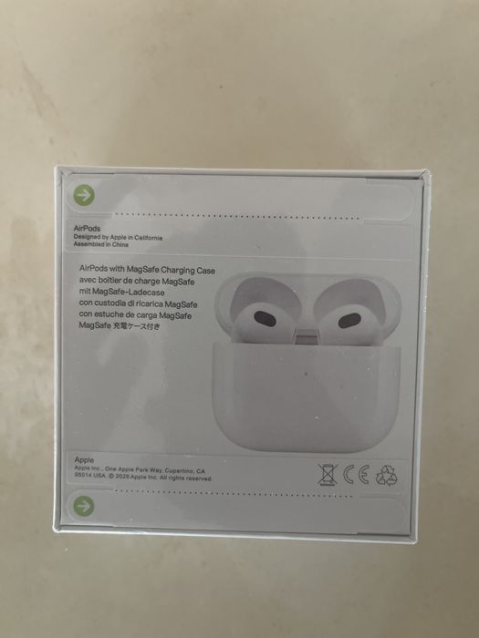 AirPods 3 ,generatia 4