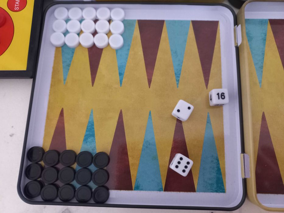 Магнитни шах, табла и не се сърди човече, части за рулетка, карти