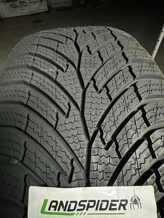 Зимен спорт пакет LANDSPIDER SNOWTRAXX H/P 225/40R19 255/35R19 БОРД 2254019 2553519