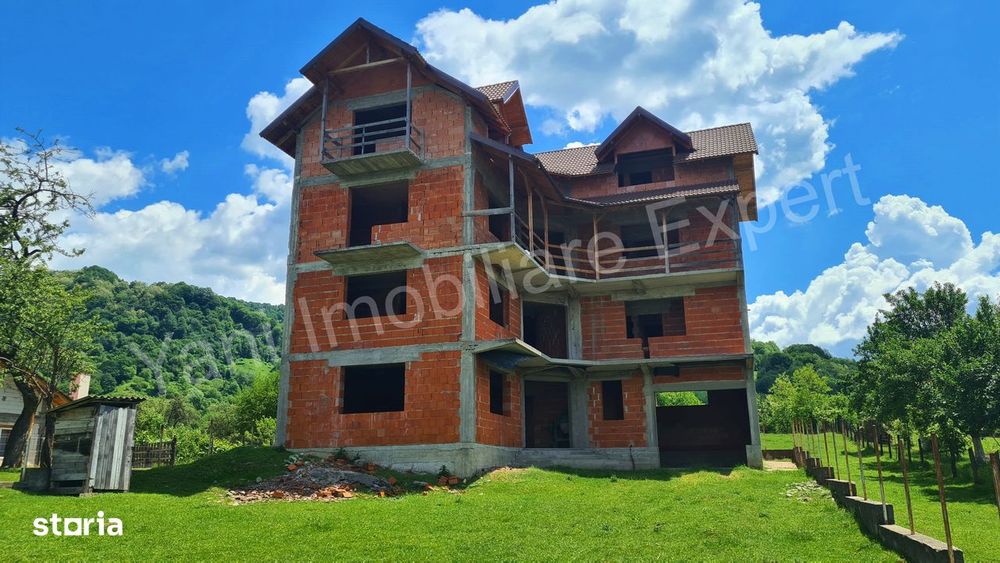 Pensiune de vânzare în comuna Corbeni, Județ Argeș.