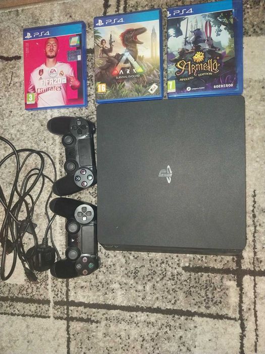 PlayStation 4,9 jocuri,2 controlere