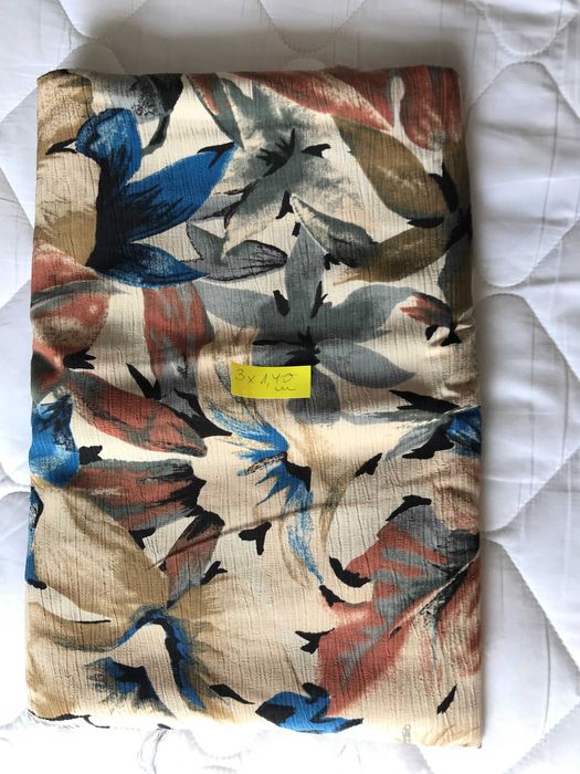 Парчета платове за копринен дамски костюм отпреди 1989г.