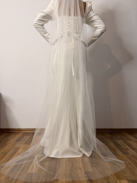 Vand  rochie de mireasa noua cu eticheta si  cu voal- Sibiu- Marime S-XS