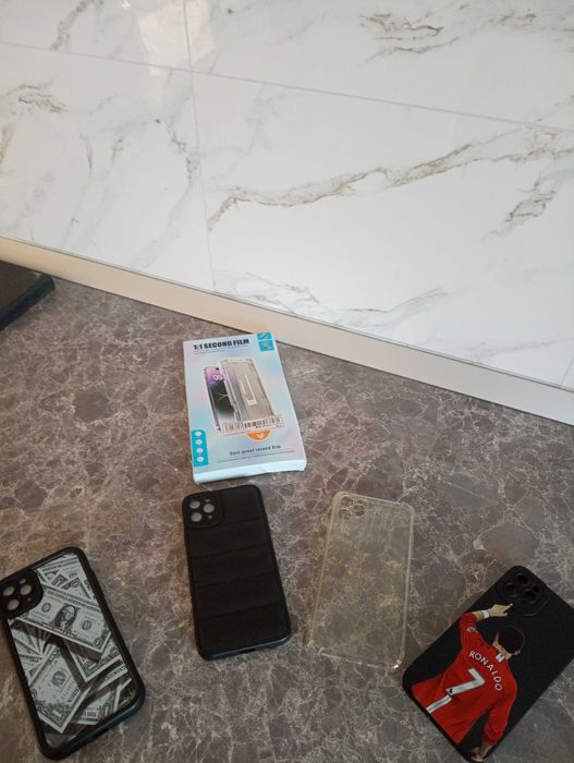 Huse iPhone 11 pro max , pachet !