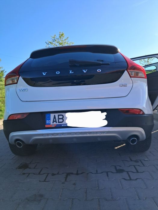 VOLVO V40 2018 — imagine 4