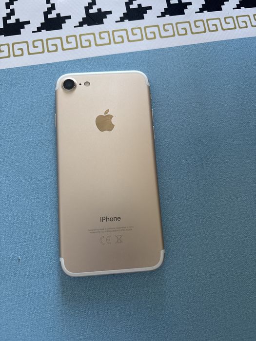 Айфон 7 продаю срочно