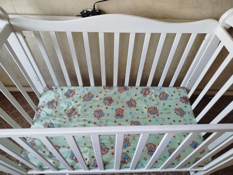 Продам детскую кроватку